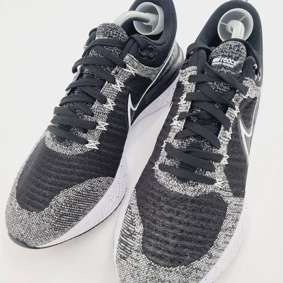 Nike React Infinity Run Flyknit 2 Oreo - Picture 9 of 13